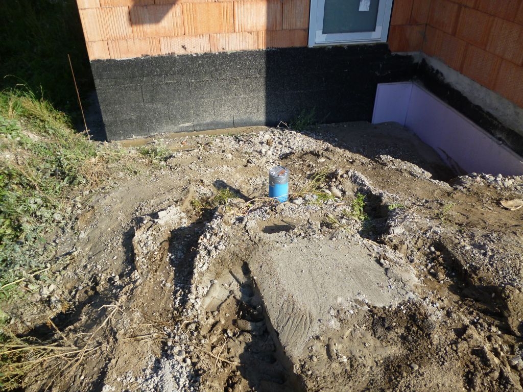 Forage - puit de rejet situé à l'arrière du garage