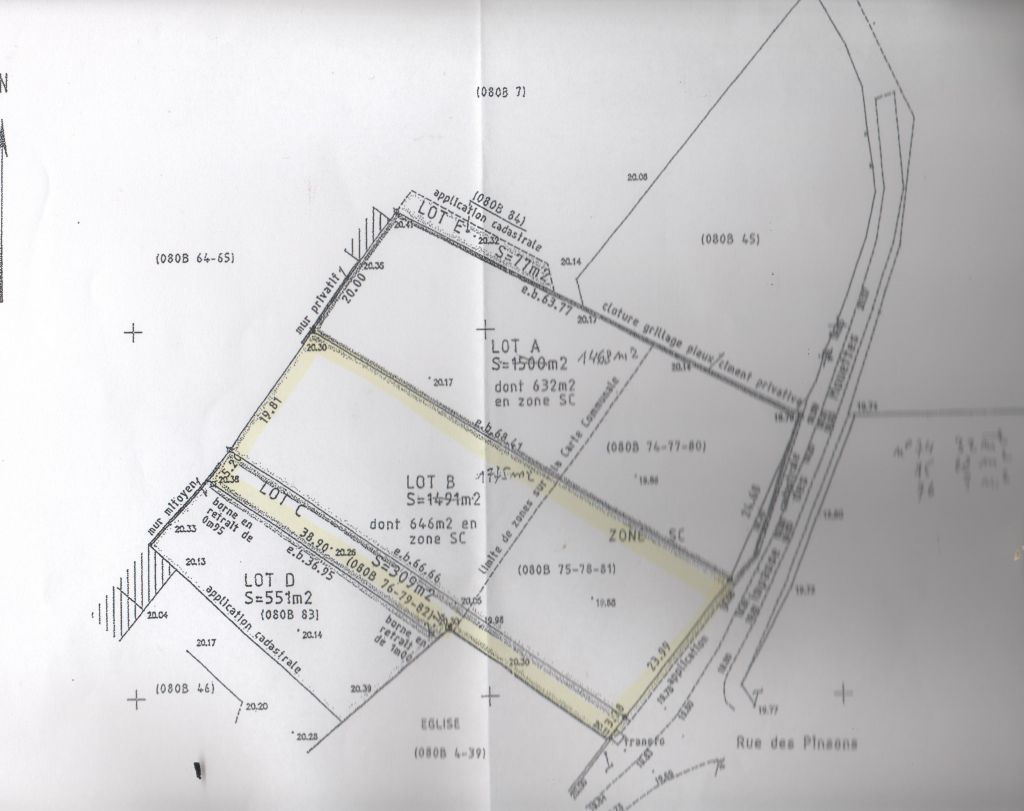 terrain lot B et C soit 1800m2 dans une impasse