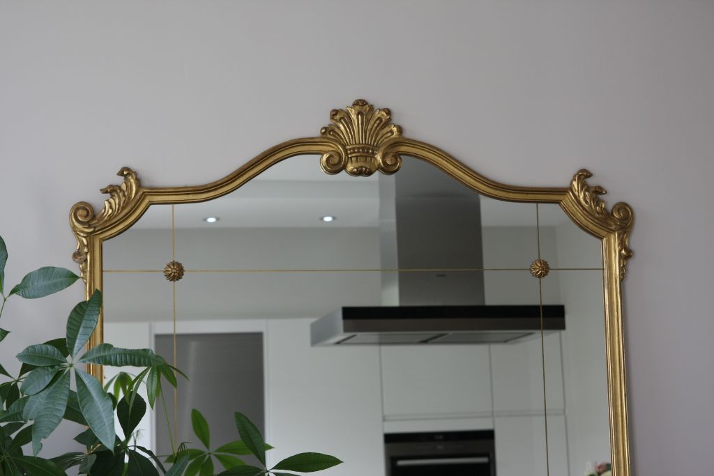 détail du miroir de l'entrée