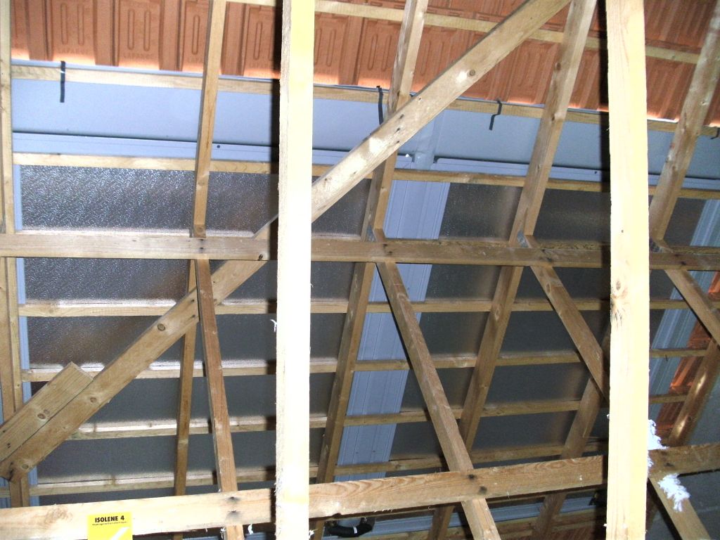 panneaux solaires vu des combles