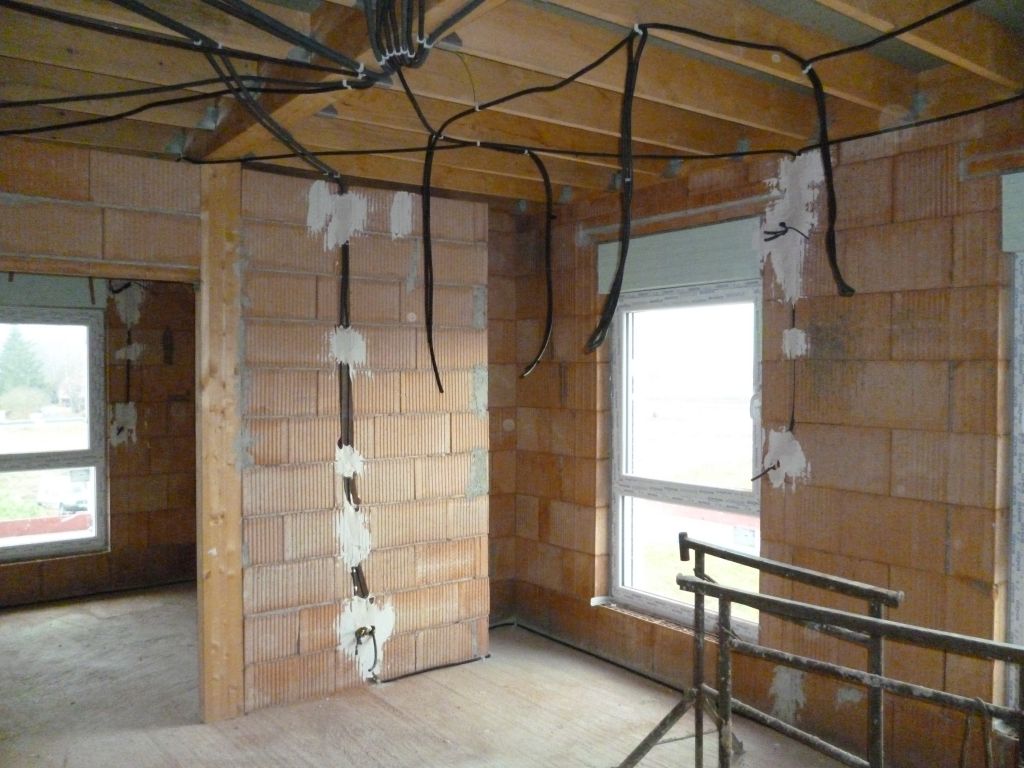 Electricité mezzanine: gaines posées et scellées