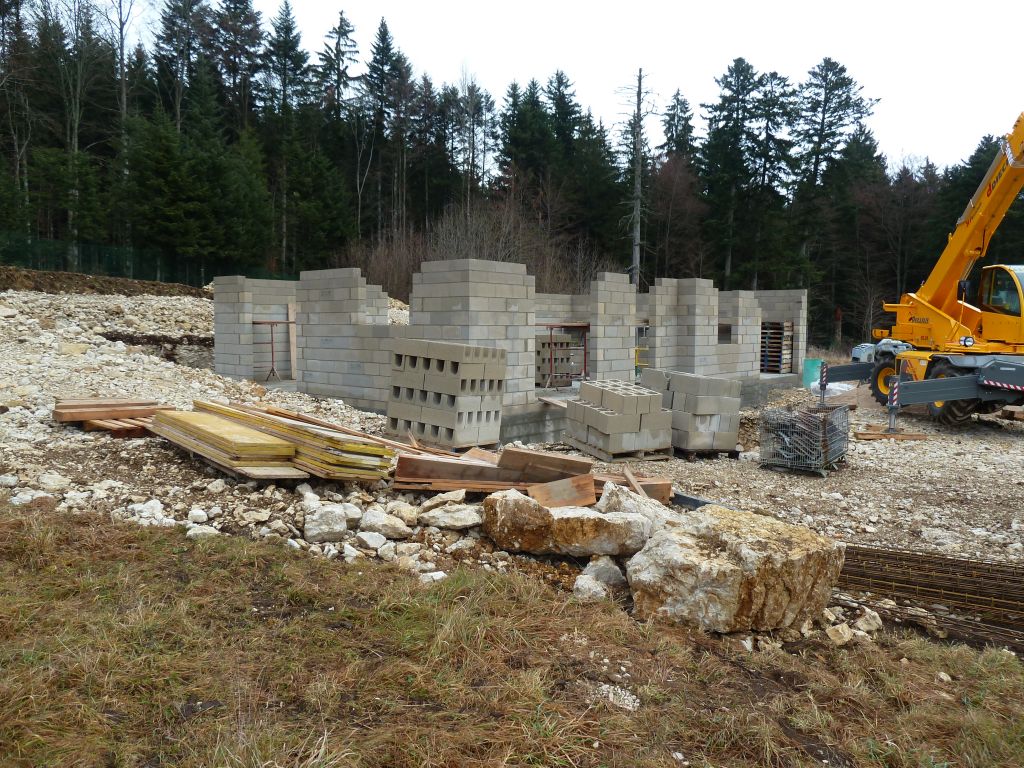 Elévation des murs du rez-de-chaussée.