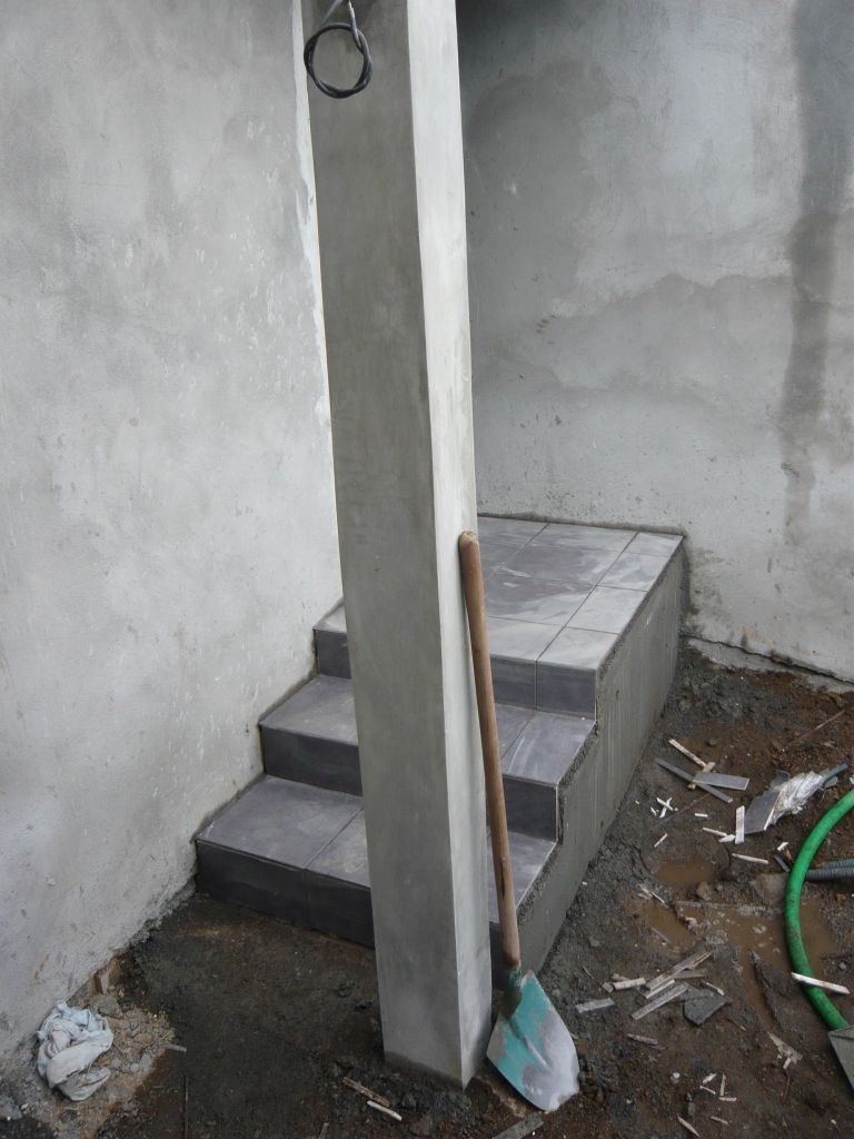 Carrelage de l escalier de l entrée