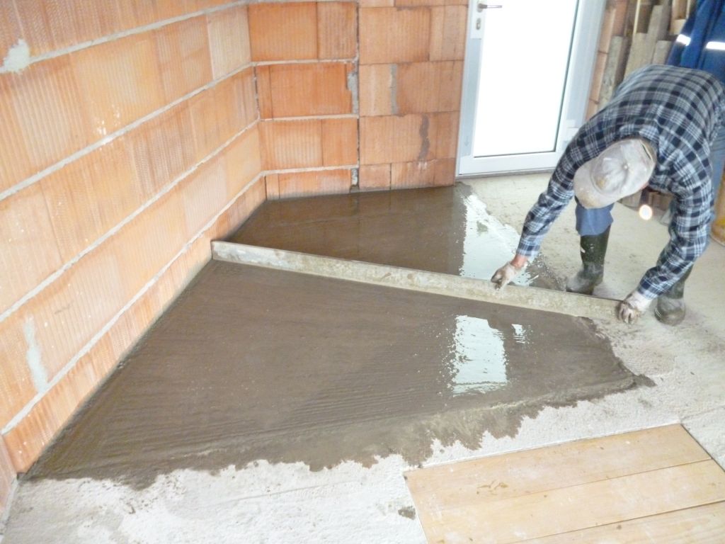Dalle du garage: travaux de coulage en cours