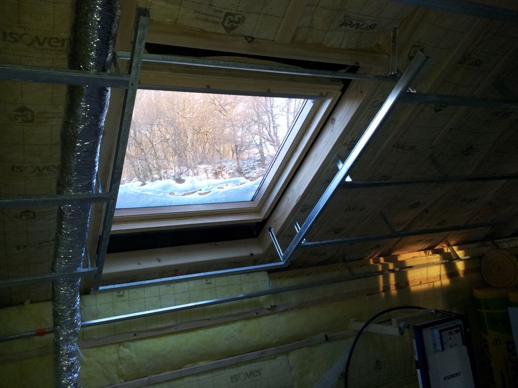 l'habillage du Velux...pas facile, et en plus il y en a 4!