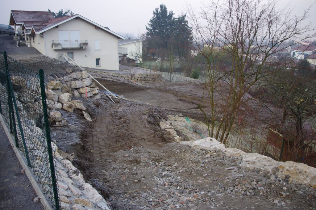 Le chemin d'accs et la voie de grue temporaire