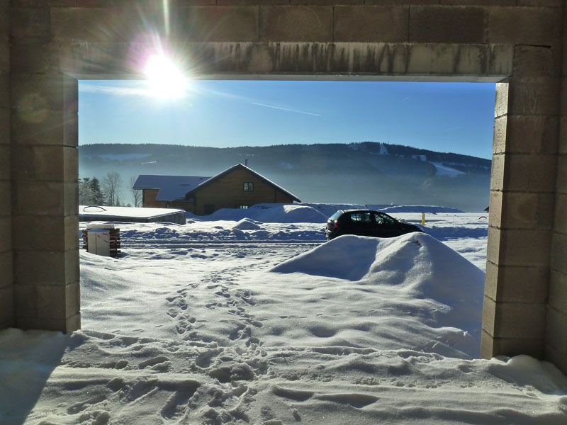 La vue par la future porte du garage.