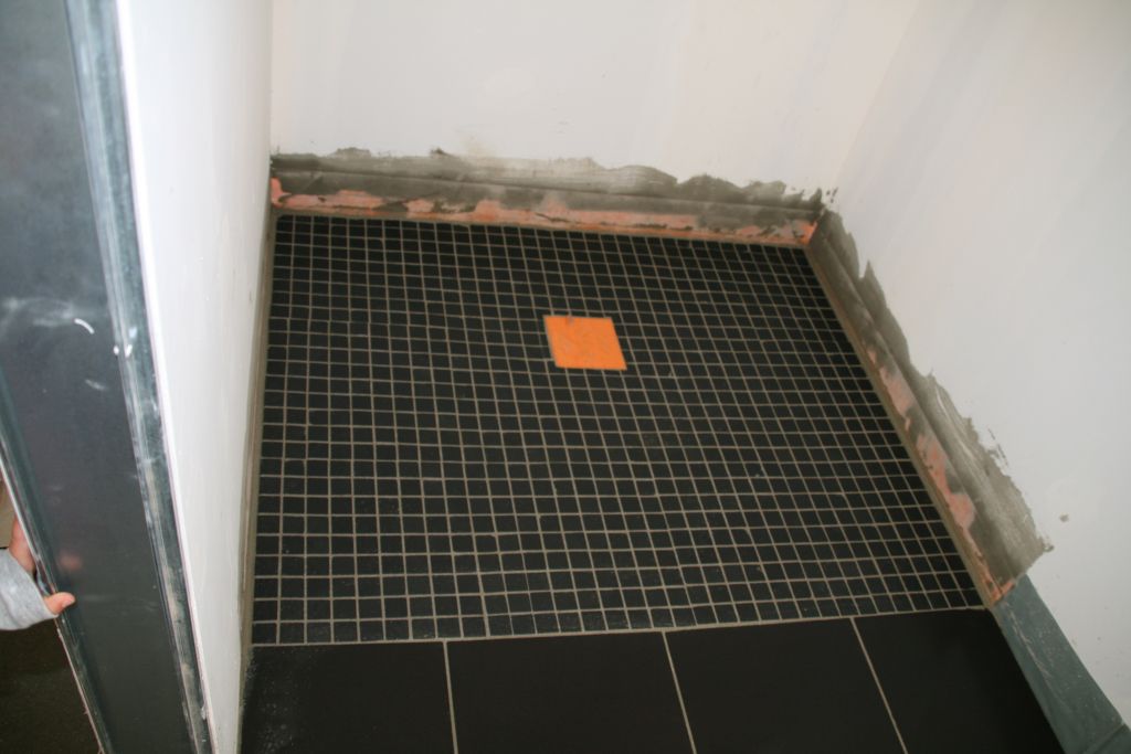 le sol de la douche parents