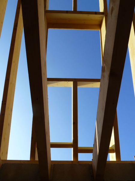 Ouverture dans la charpente pour la pose d'un velux.
