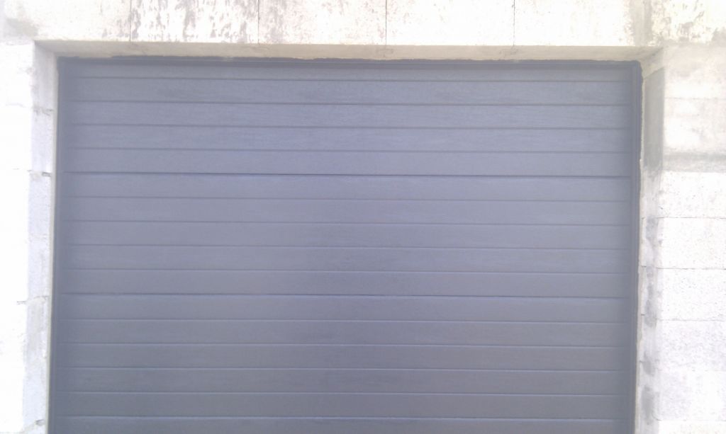 voila une porte de garage fermée!!!!