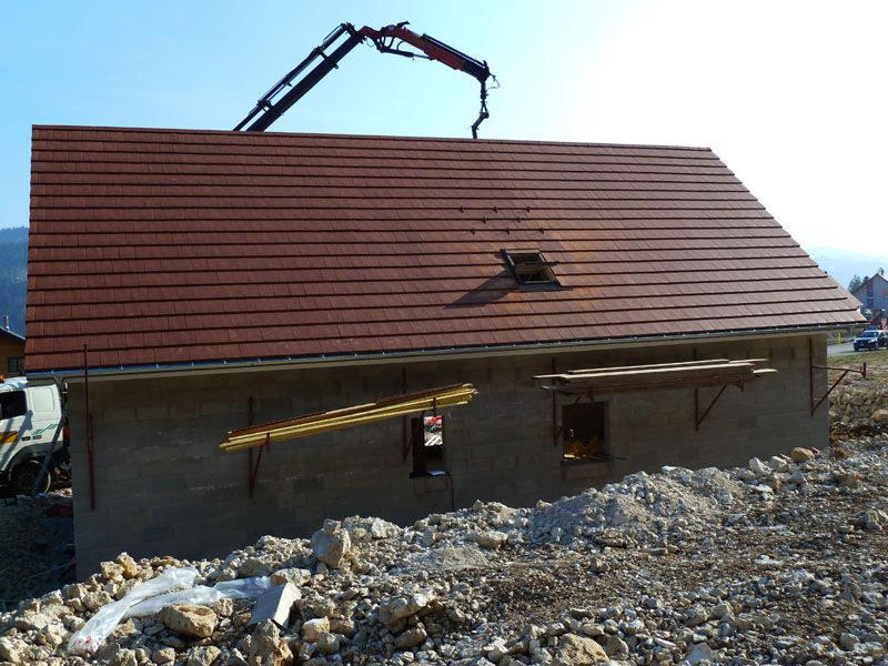 Le toit vu de l'arrière de la maison.