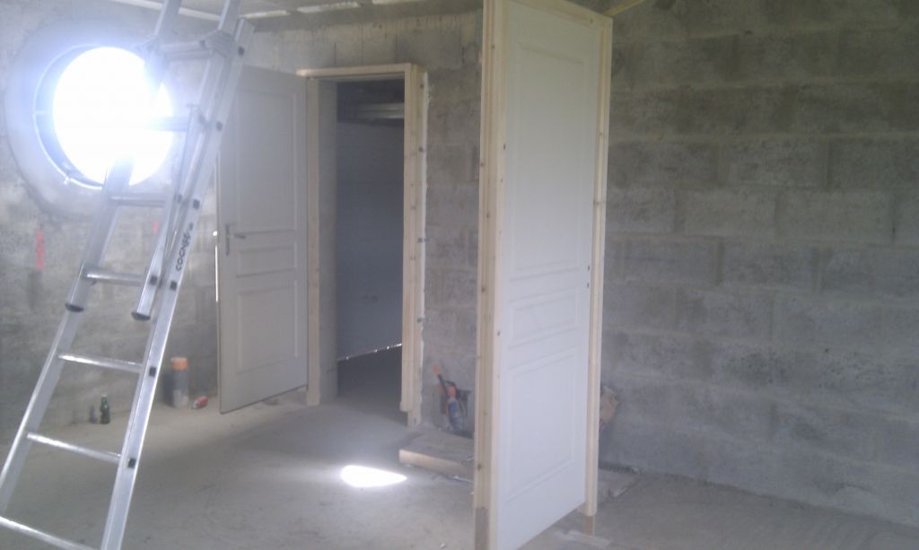 porte garage /cellier et la porte cellier /cuisine