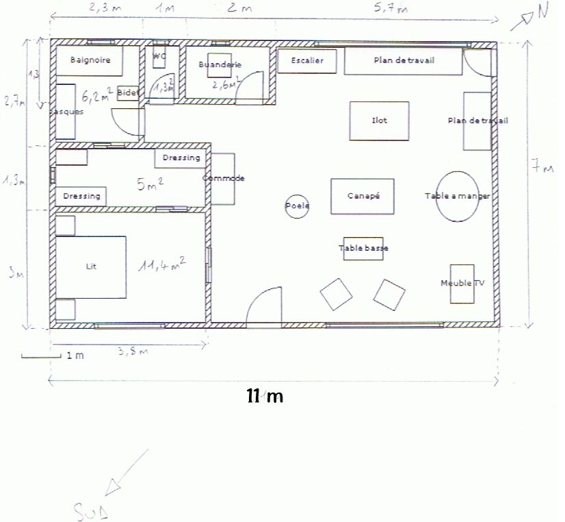 RDC de 77 m, 2 baies vitrs cot sud et des lucarnes de max 50 cm de hauteur cot Nord