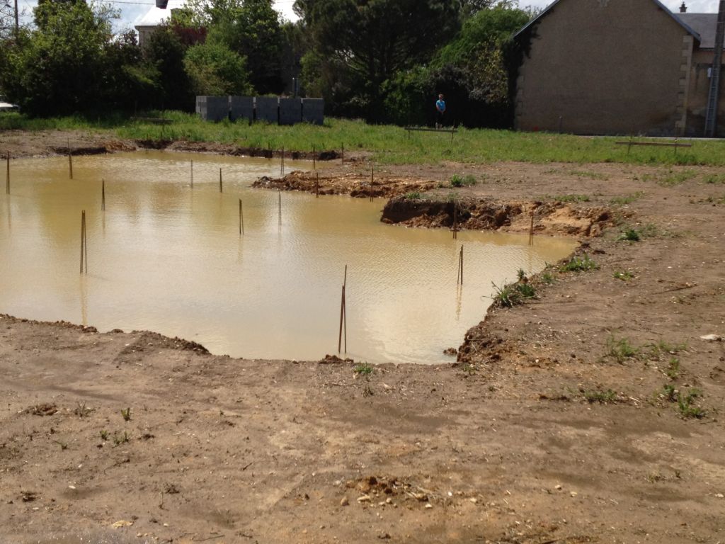 La pluie a cr une vraie piscine !