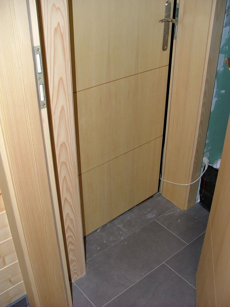 petite partie à rajouter au niveau de la porte du cellier vers le garage
