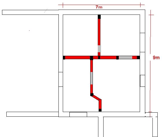 Plan des refends dans la partie nord de la maison. Grande piece de 9x7 divise en quatre.