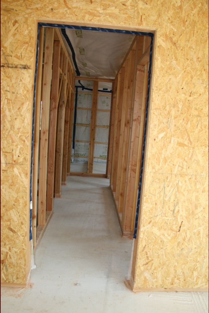 Couloir avec cloisons