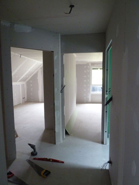 Cloisons des chambres enfants de l'étage.