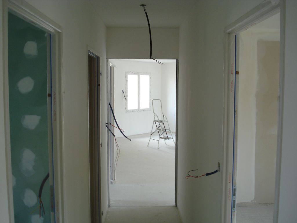 Couloir avec vue sur le salon