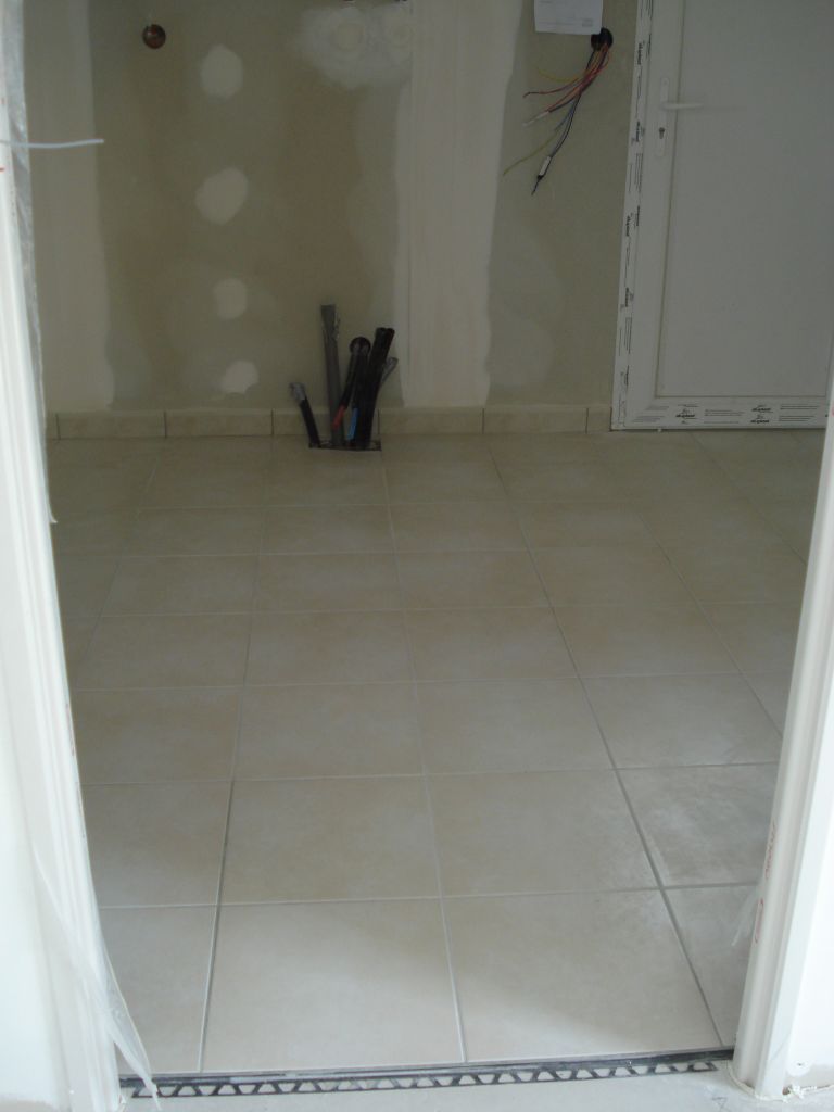 carrelage de la buanderie
<br />
Mod�le : Arte One Villa Adriana Geige 
<br />
33*33