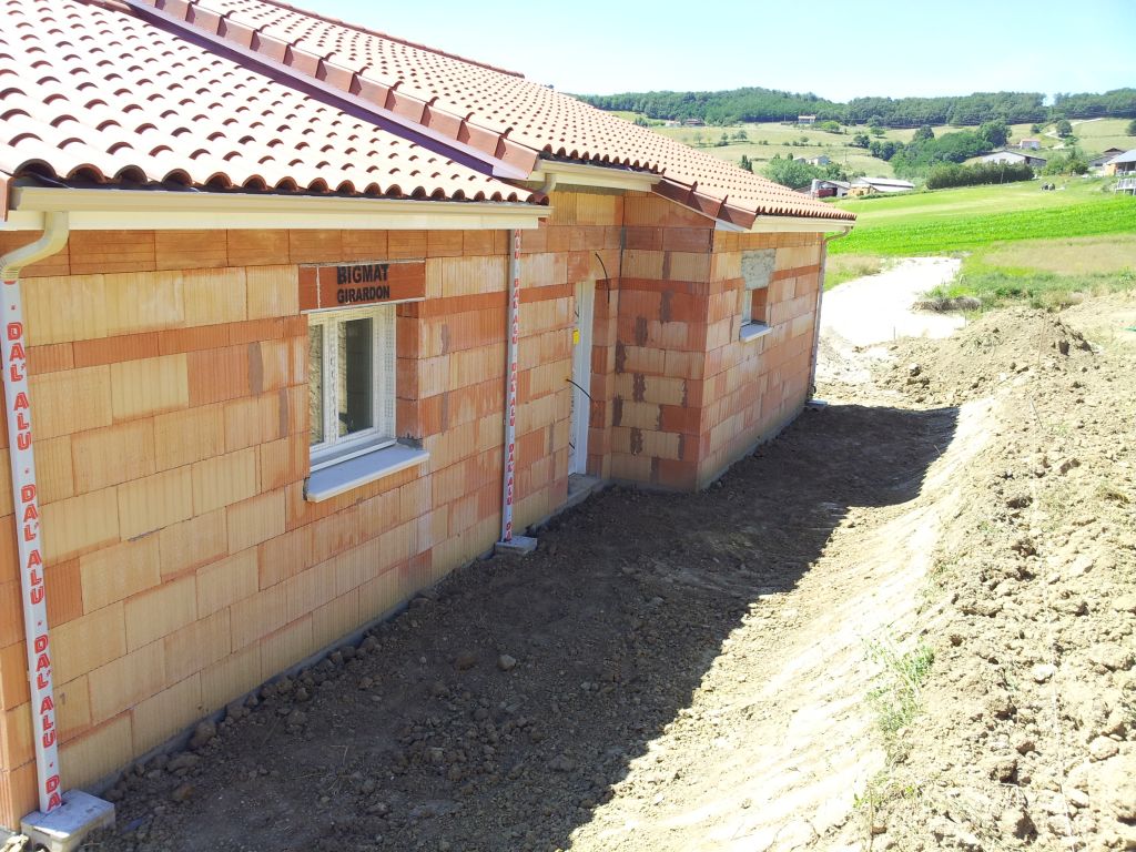 Terrassement derrière maison