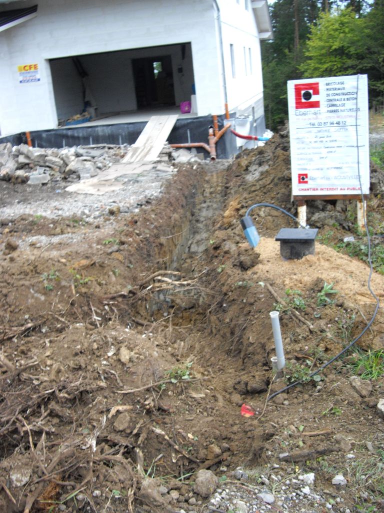 On prpare la tranche pour vacuation des eaux uses en priorit puis Elec, eau, gaz ....