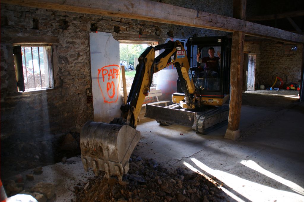 Décaissement , fin de démolition.