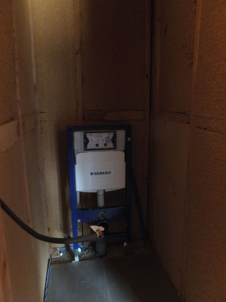 Toilette avec la laine de bois
