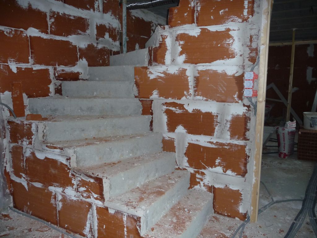 escalier de l'étage vu de l'entrée