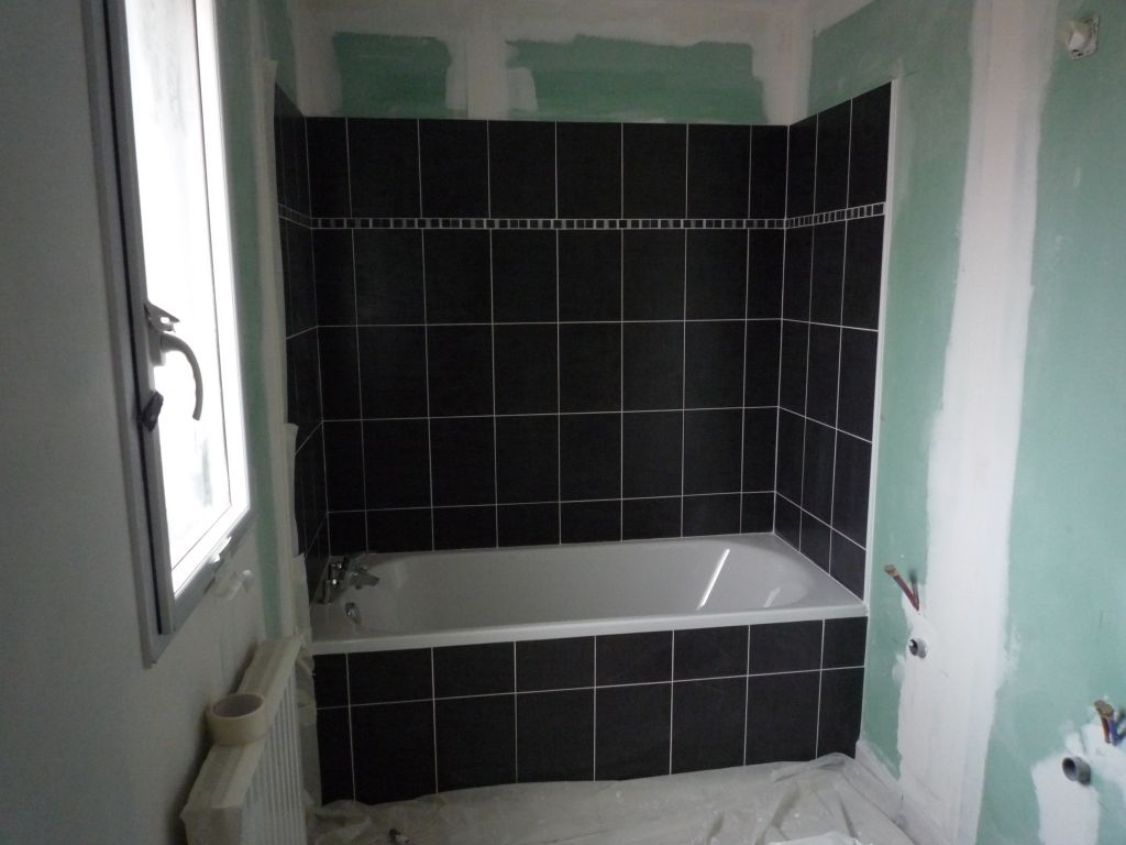 Salle de bain avec faïences - avant peinture