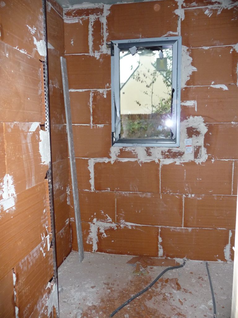salle d'eau parents avec son petit placard intégré