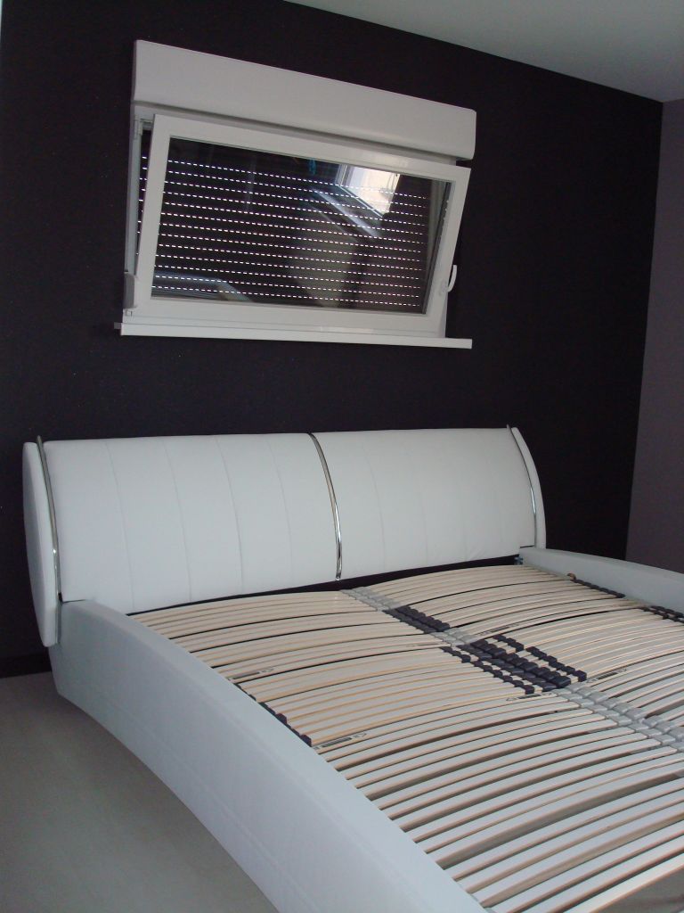 Notre lit est enfin arrivé! manque plus que le matelas...Lit Oméga de Meise acheté à Moebel Braun de Fribourg