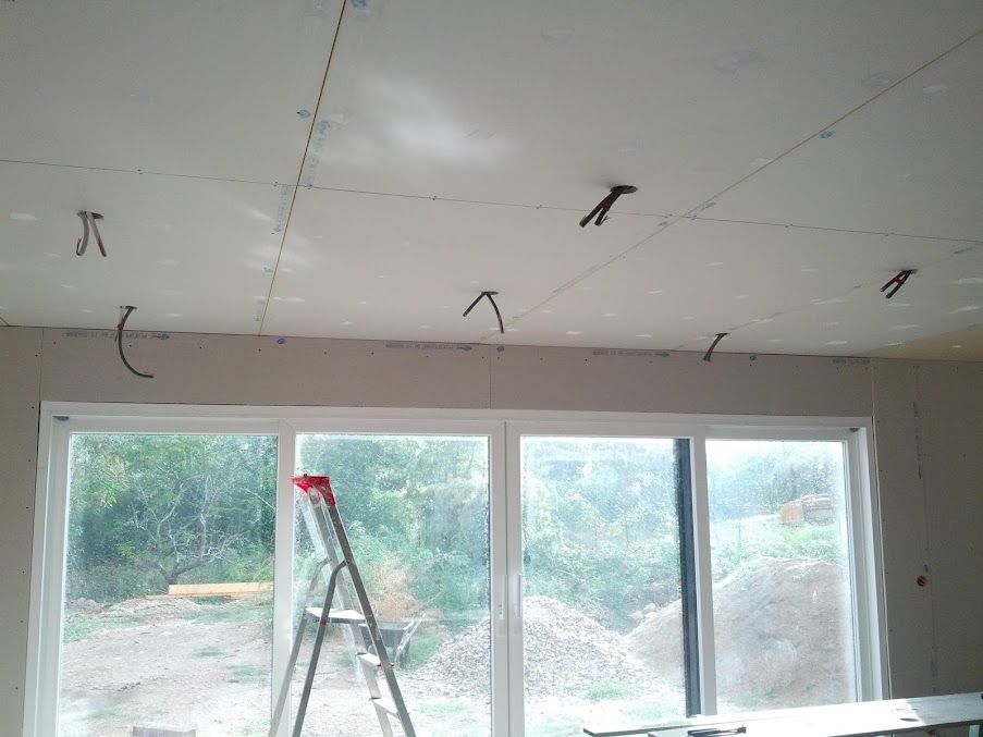 Le placo au plafond   la baie   Les leds