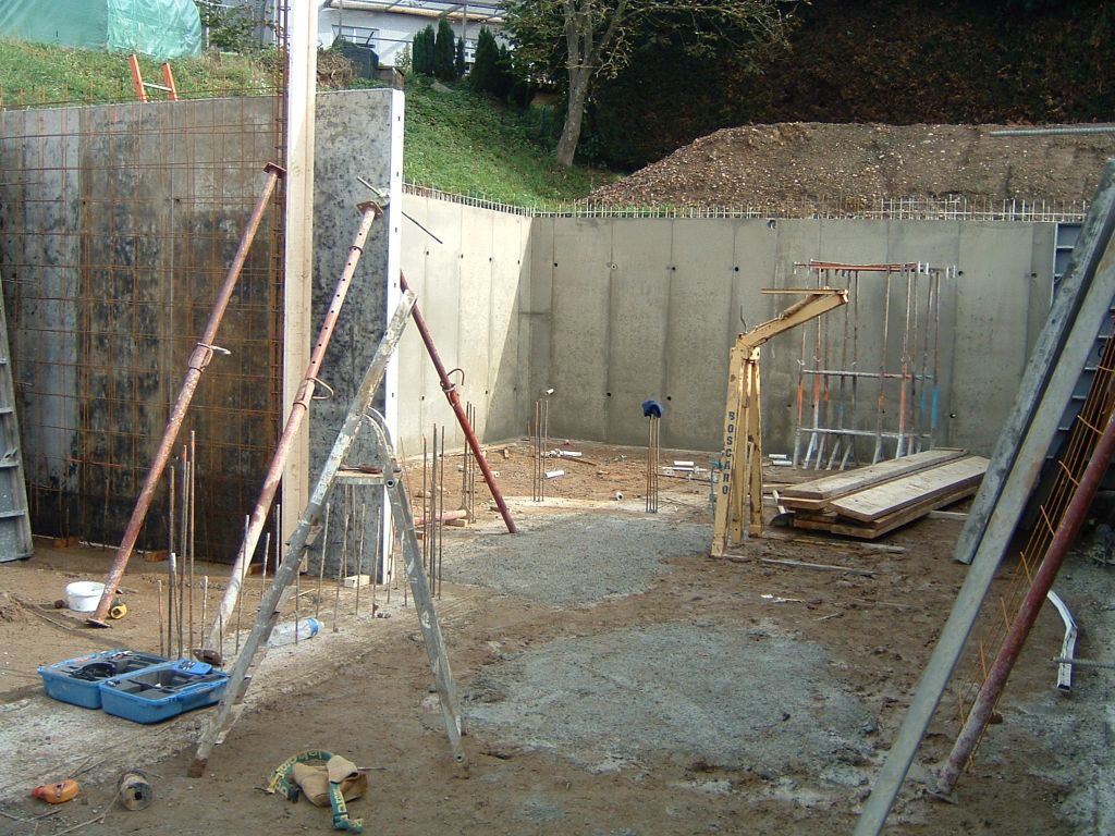 Le futur garage, avec la buanderie au fond...