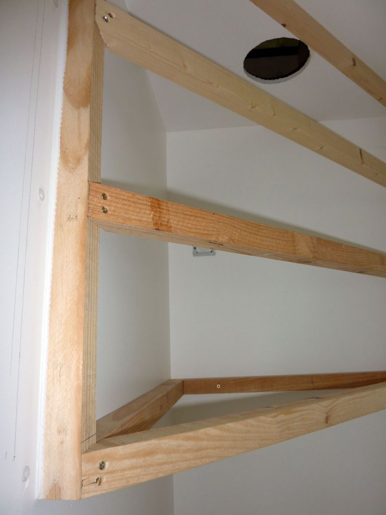detail du cadre support de la hotte