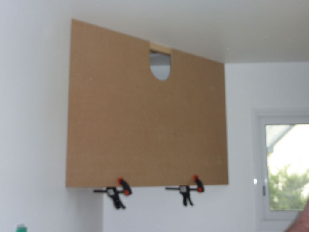 plaque de medium pour la finition de la hotte