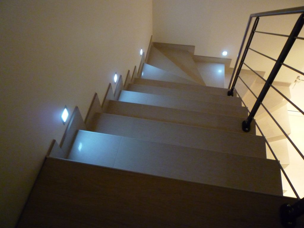 Cage d'escalier illumine aux leds