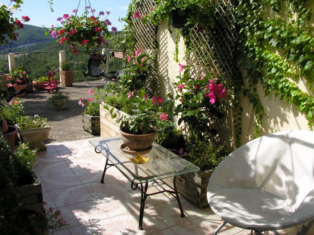 Ma terrasse, la partie non carrele est  tanchifier puis carreler