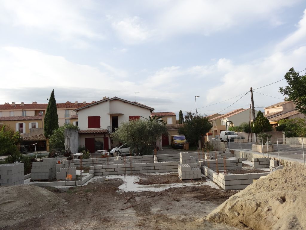 Sur la photo vous pouvez voir le vide sanitaire en cours, Avec un chantier trs propre ce qui trs rare de nos jours....