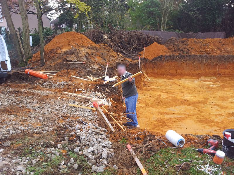 Implantation : Pose des piquets, des chaises et des cordeaux