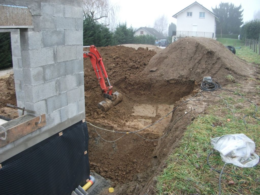 J52_on a pas trouvé de trésors sous la maison, peut-être sous la terrasse ?!