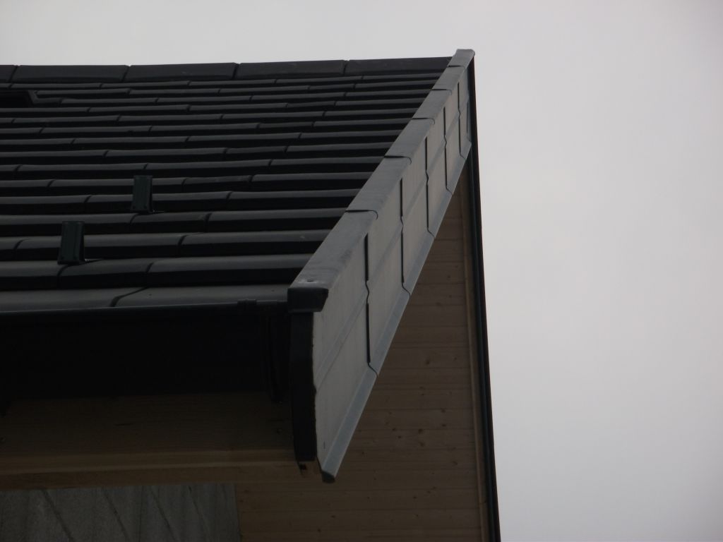 J96_ Détail des rives anthra-zinc