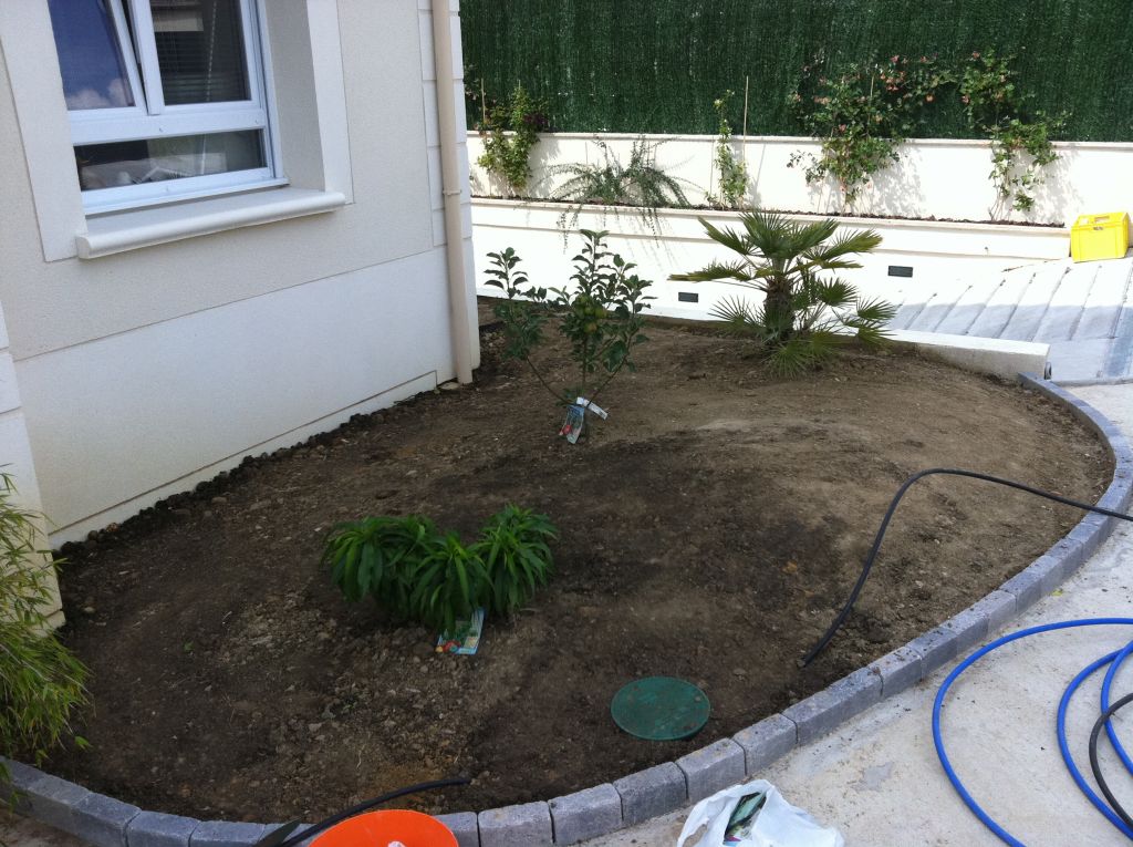 l'arrosage auto. zone 4 du jardin et goutte  goutte