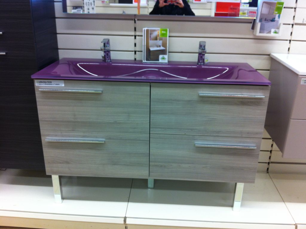 Meuble Eléa imitation chêne clair mais avec un vasque blanc