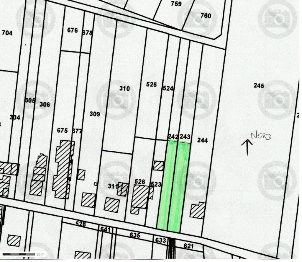 Notre parcelle est la 242 243, la partie en vert et la partie constructible