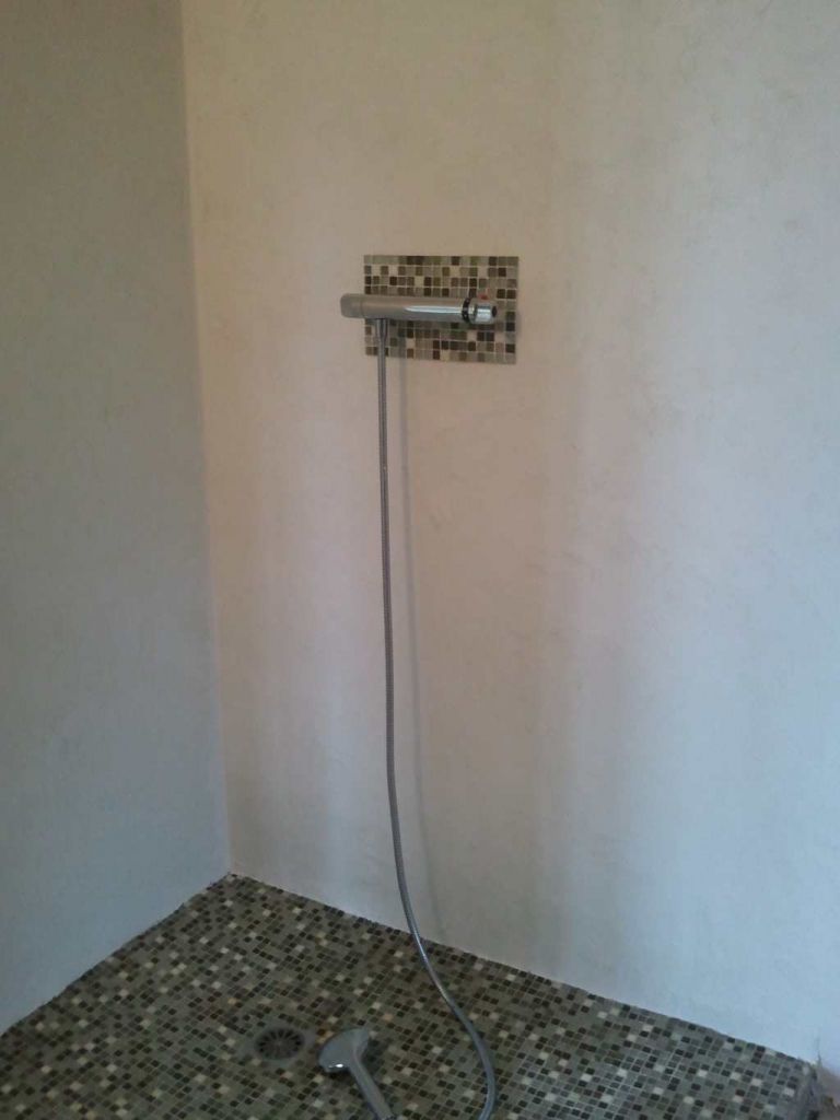 Douche enduit chaux/poudre de marbre/savon noir