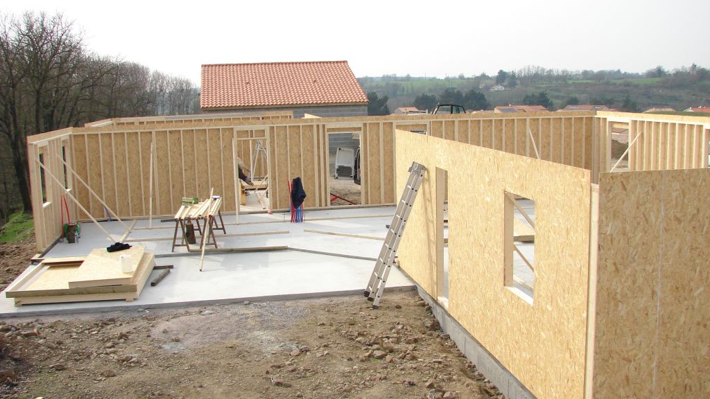 Fin de journe, il manque les modules des 2 baies vitres de la cuisine et du sjour.