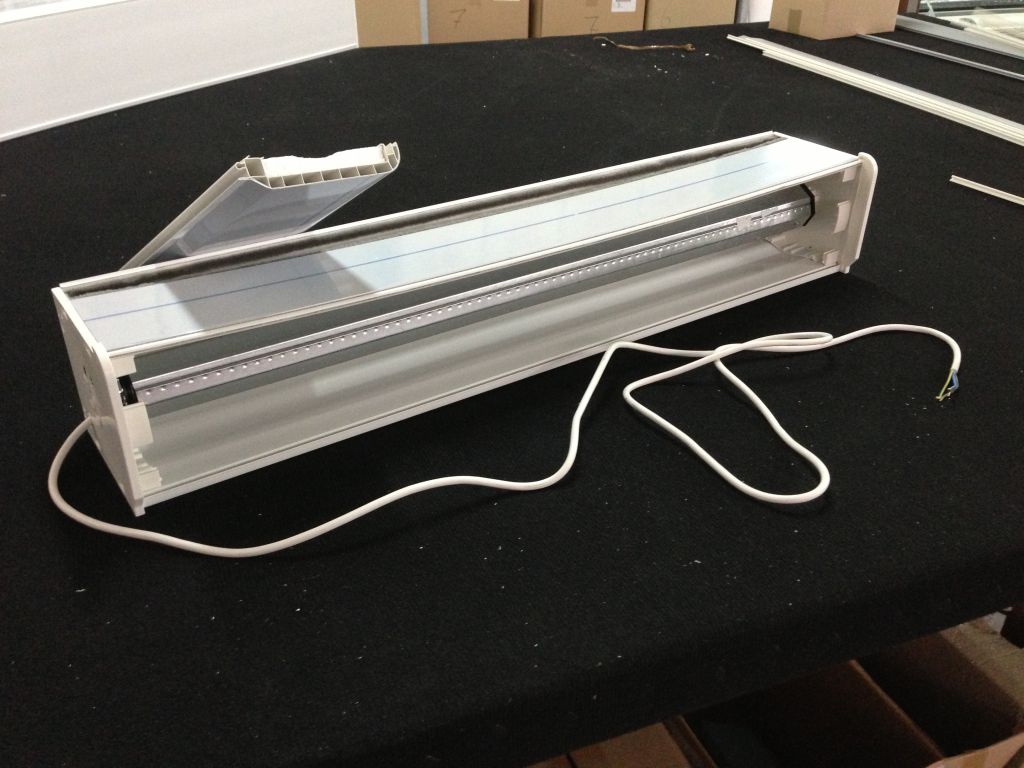 coffre store pvc avec moteur avant mise en place des lames