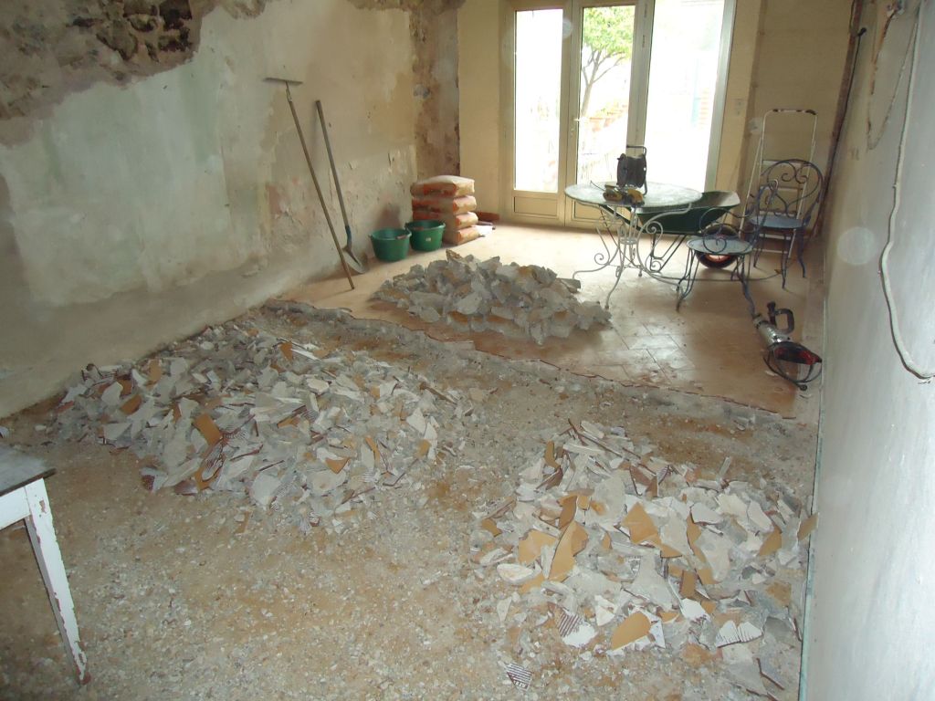 Démolition carrelage salle à manger