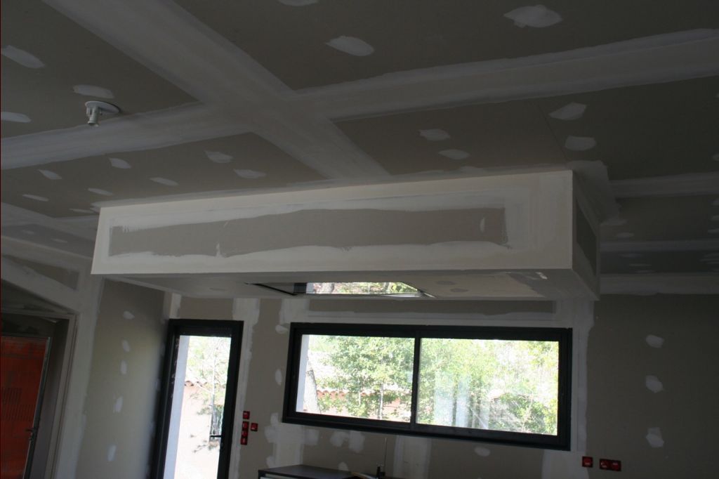 Caisson de la hotte plafond